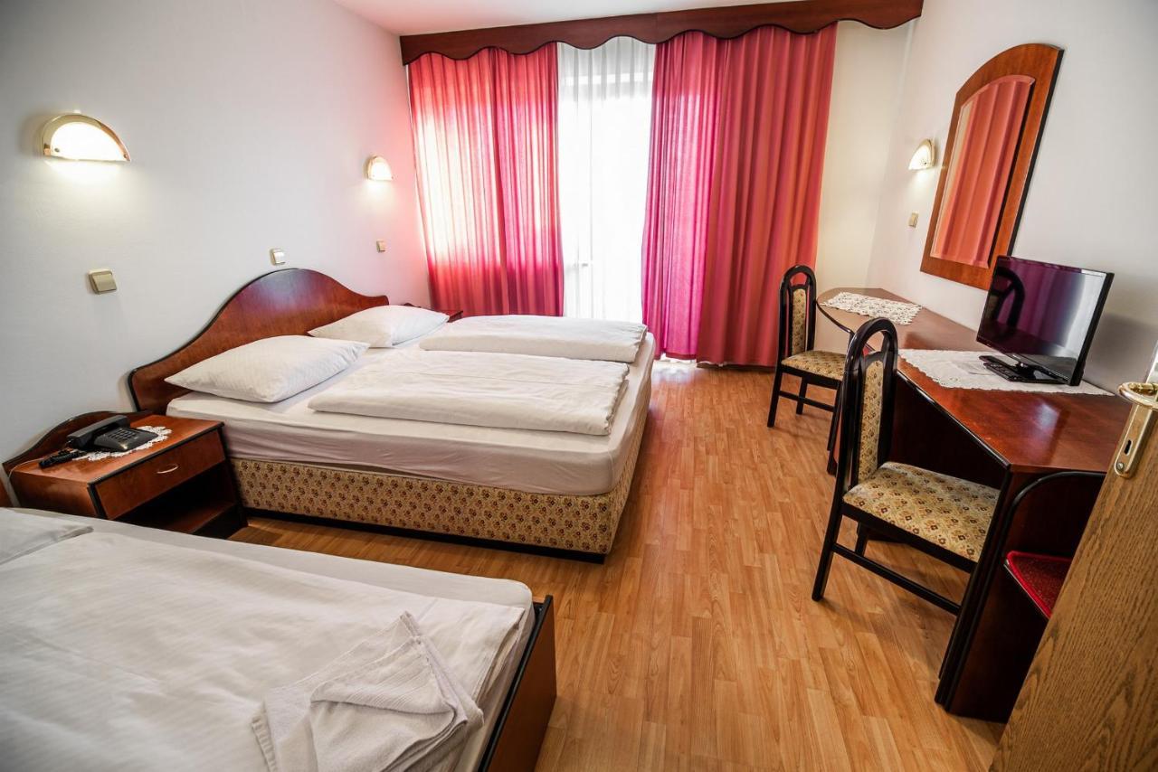 Leski Dvor Lesce (Upper Carniola)