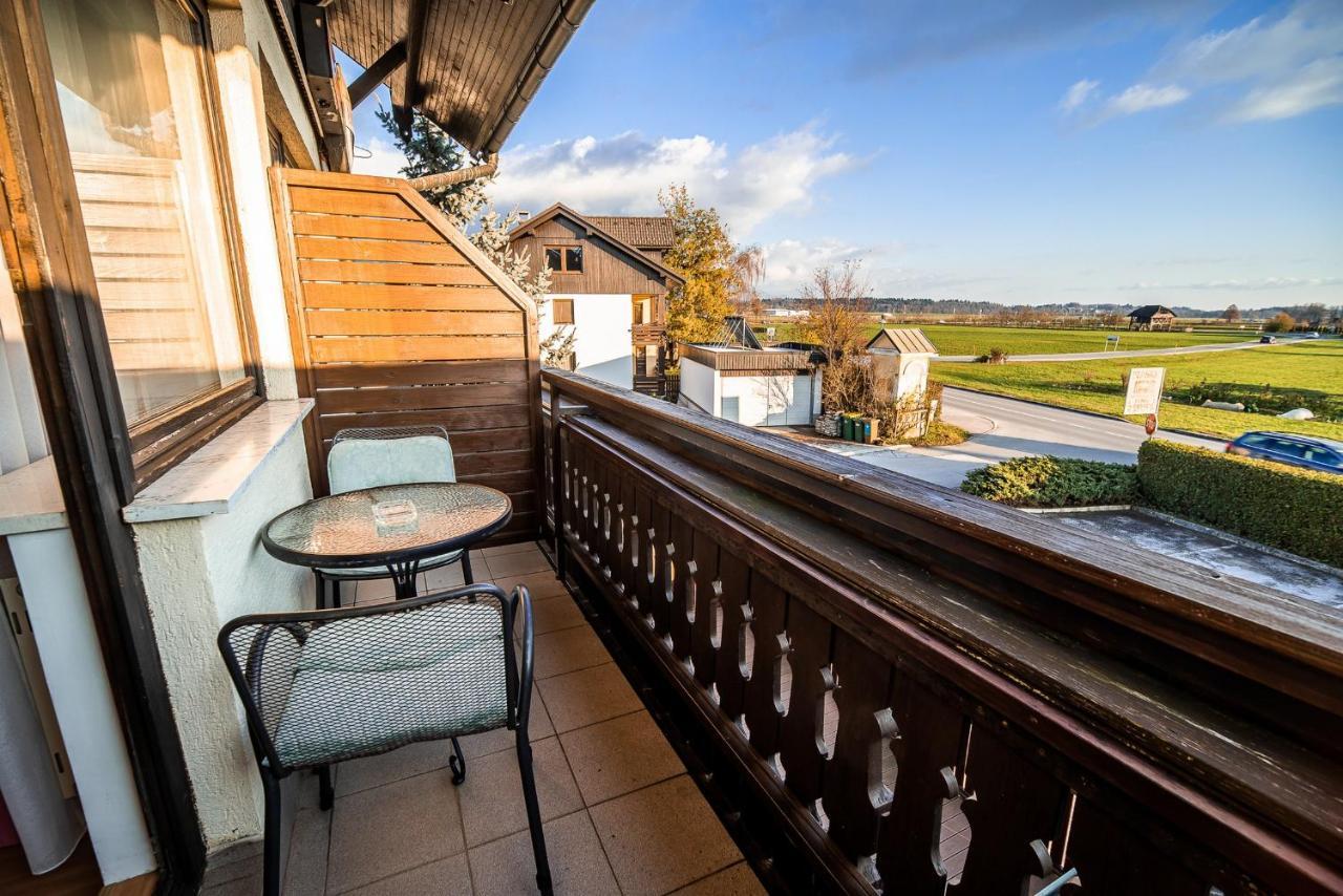Leski Dvor 3*