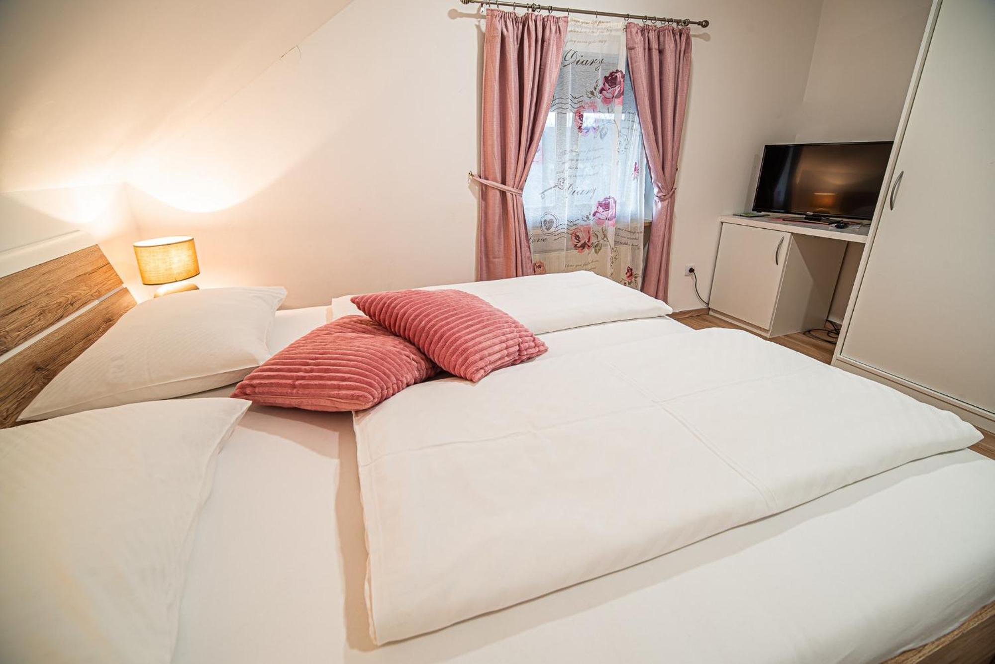 Penzion Leski Dvor 3*