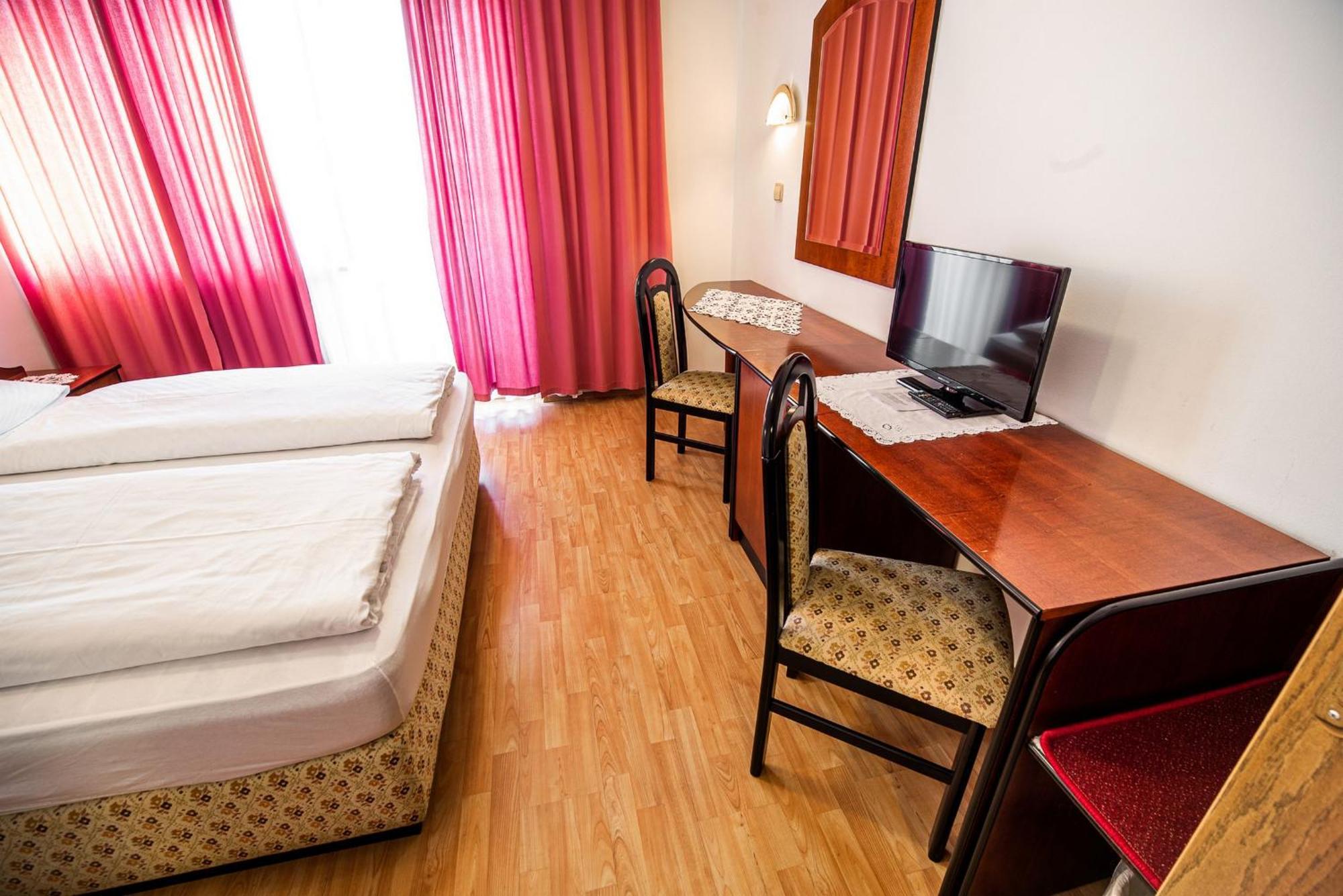 Leski Dvor 3* Lesce (Upper Carniola)